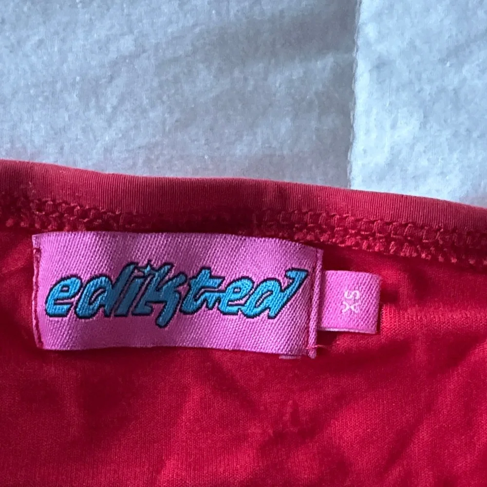 Edikted Red Ruched 2 piece Asymmetric skirt & top - Picture 2 of 8